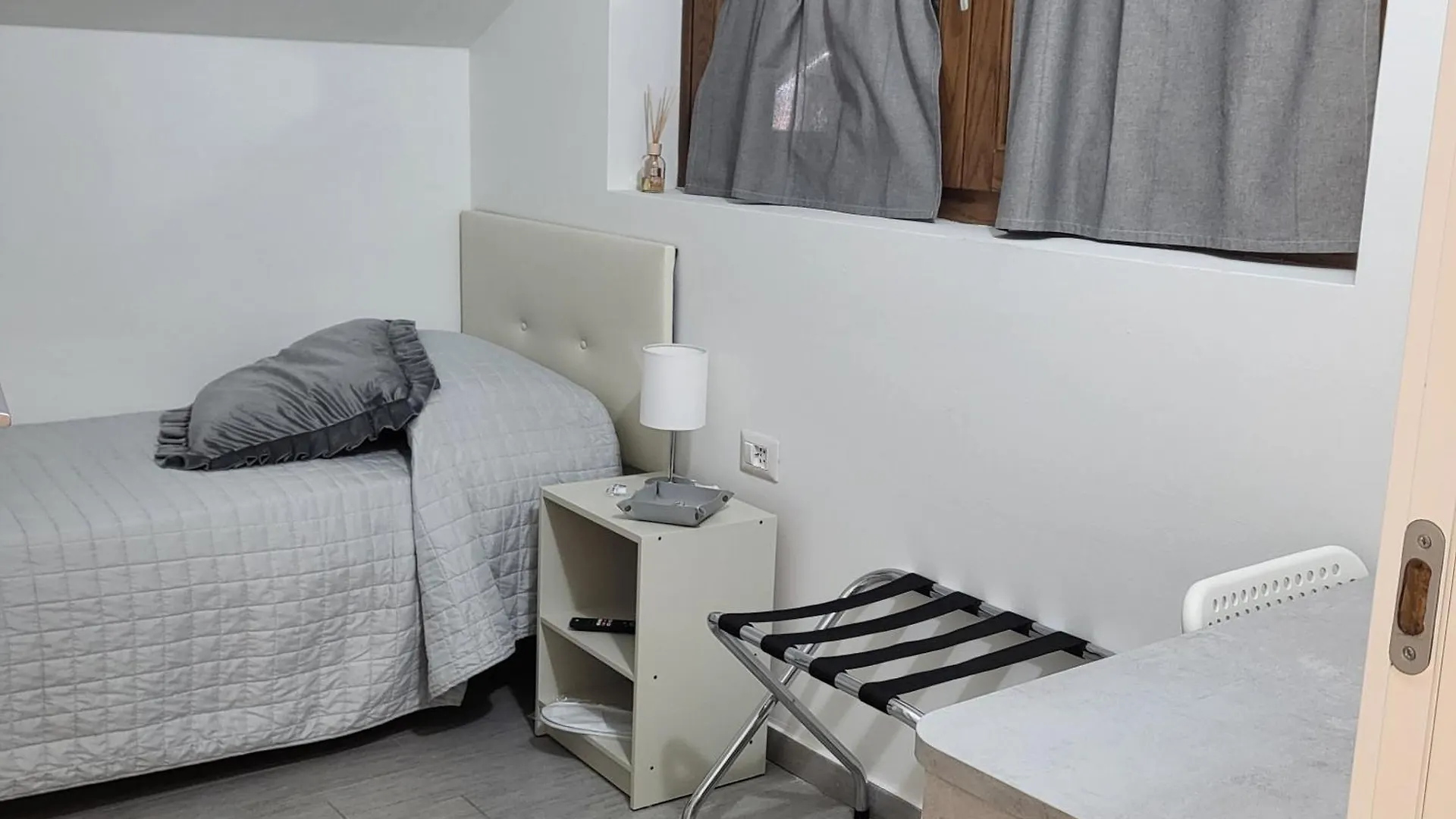 Illuvia Affitto Camere Cornaredo 0*,