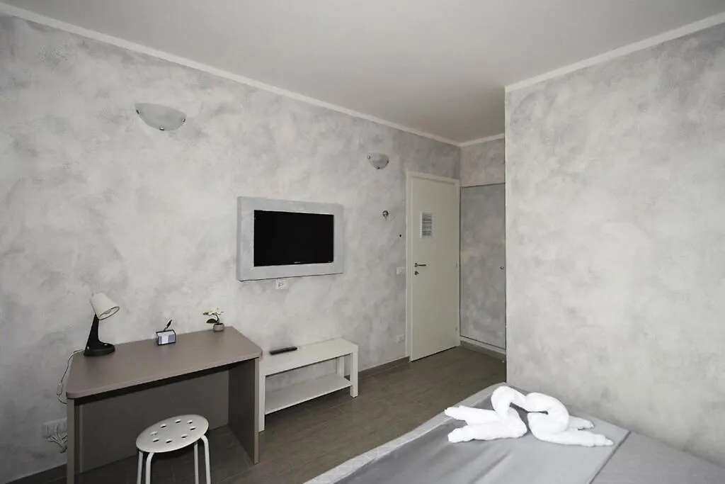 Illuvia Affitto Camere Cornaredo 0*,  Italien