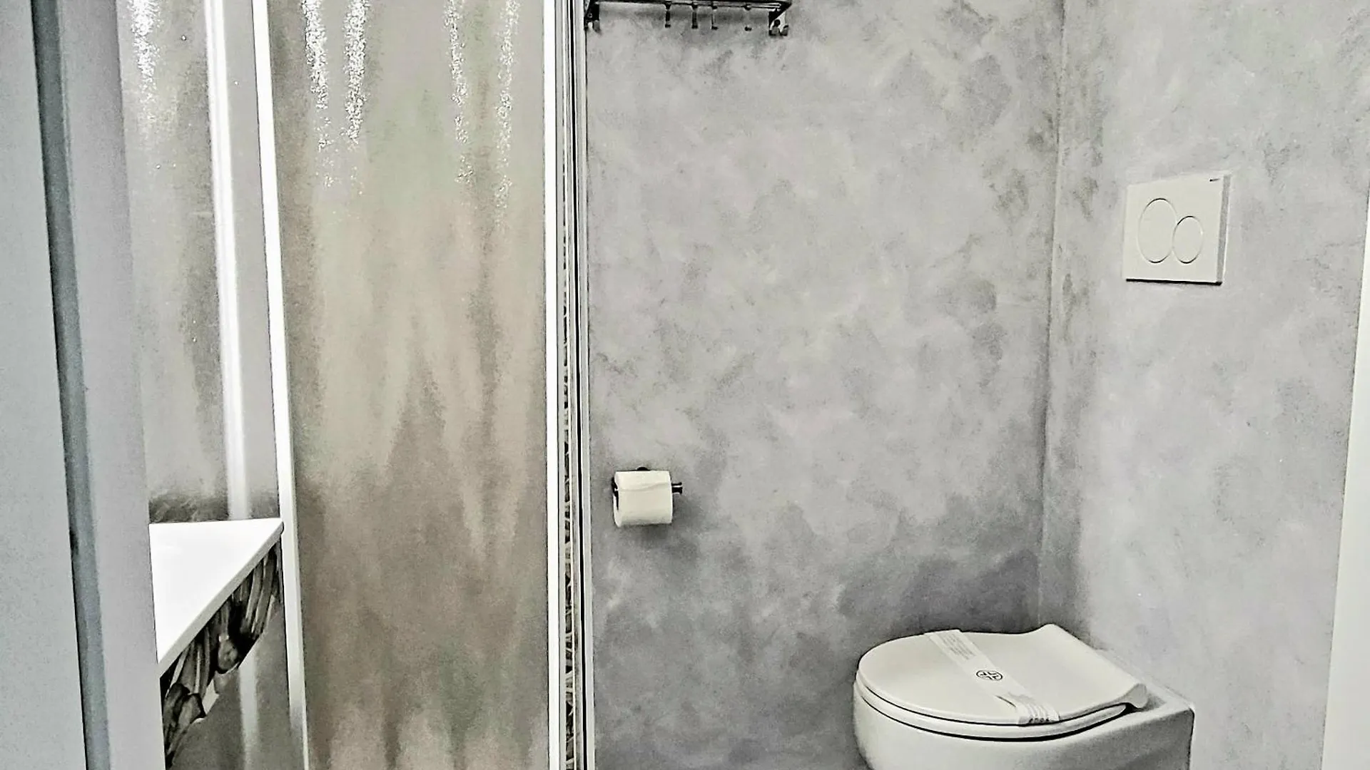Illuvia Affitto Camere Cornaredo Bed & Breakfast